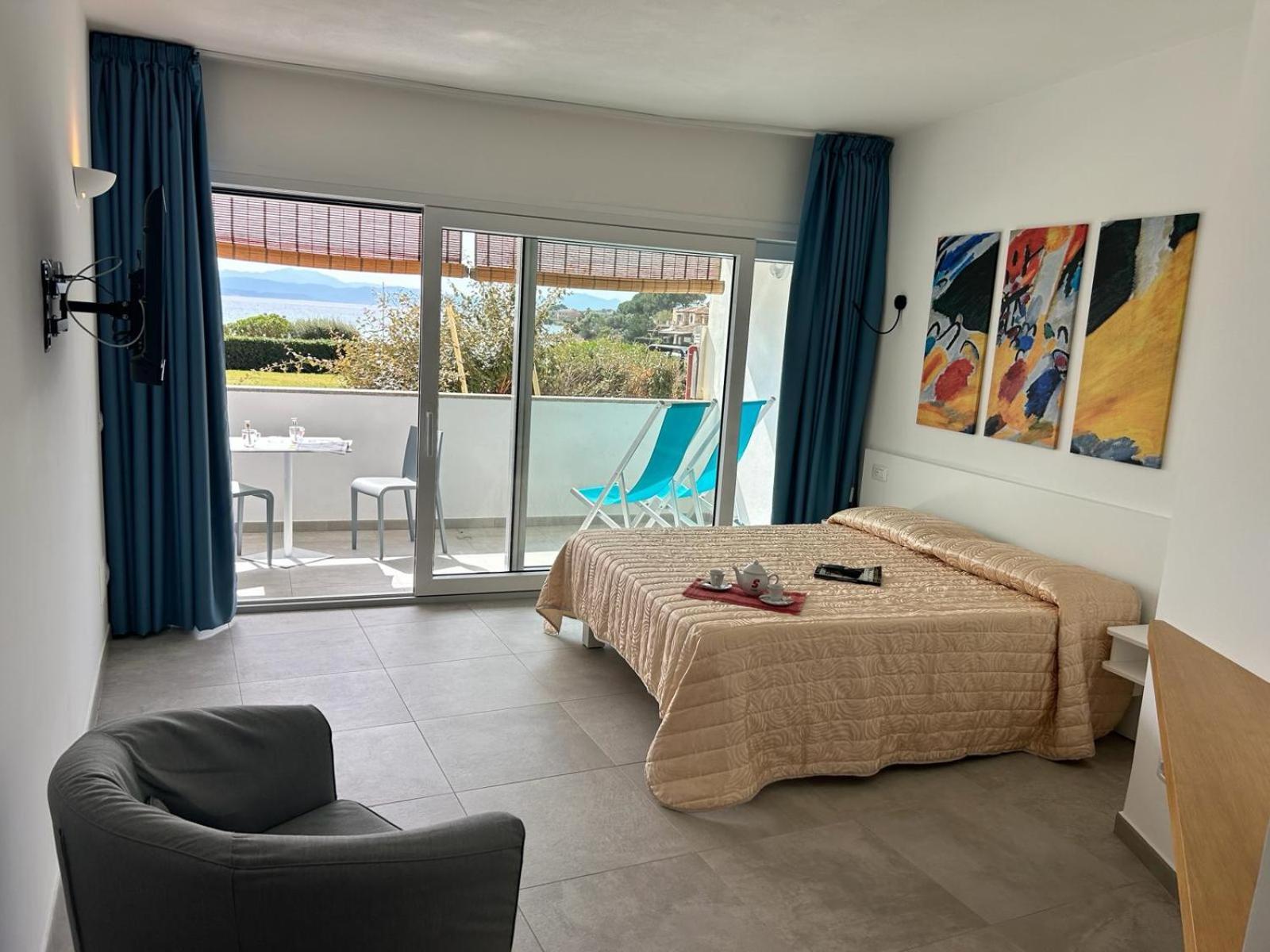 Rooms, Affittacamere Maksim Golfo Aranci Zewnętrze zdjęcie