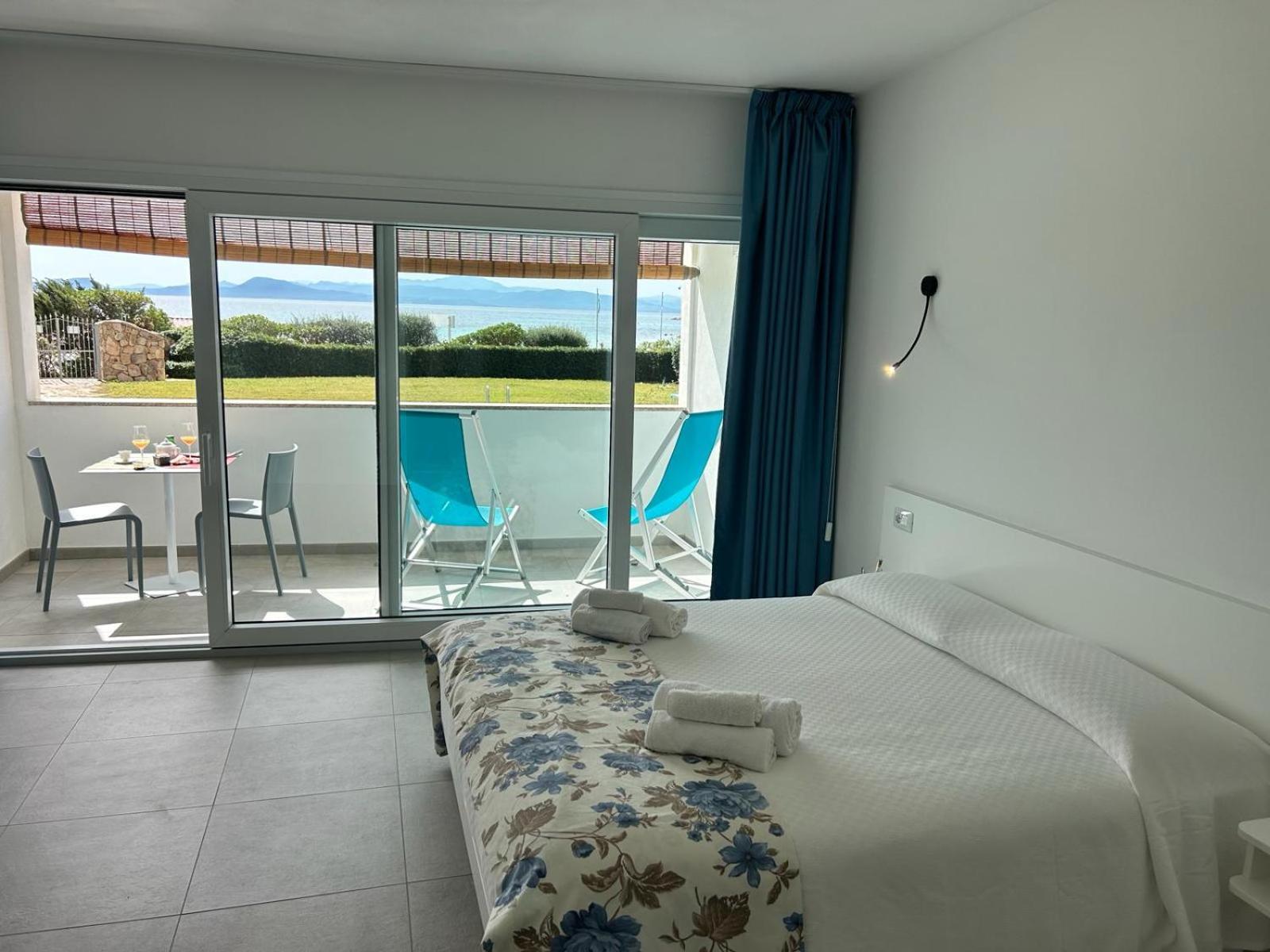 Rooms, Affittacamere Maksim Golfo Aranci Zewnętrze zdjęcie