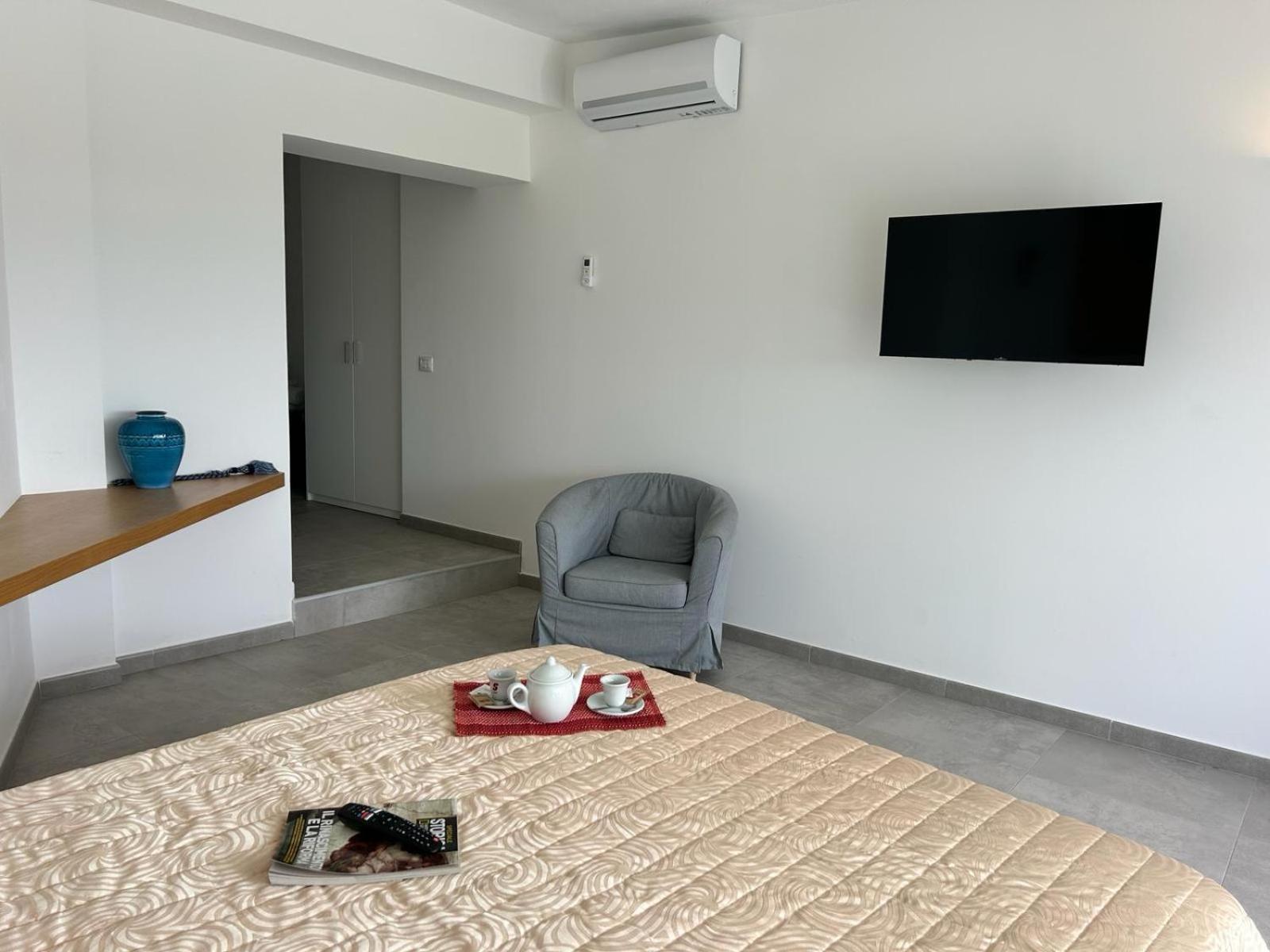 Rooms, Affittacamere Maksim Golfo Aranci Zewnętrze zdjęcie