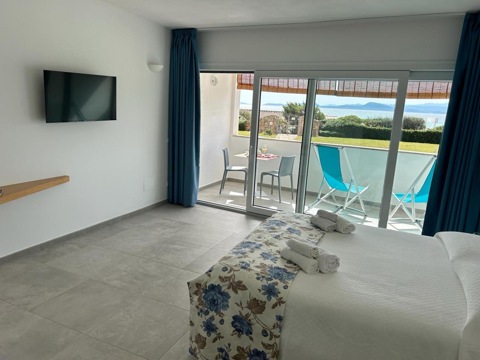 Rooms, Affittacamere Maksim Golfo Aranci Zewnętrze zdjęcie