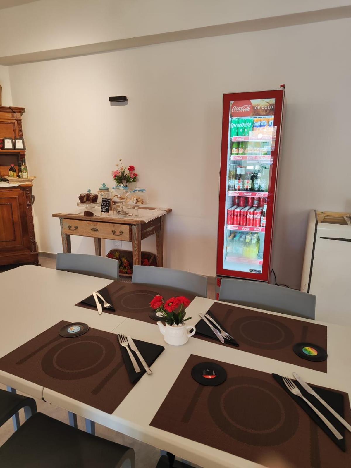 Rooms, Affittacamere Maksim Golfo Aranci Zewnętrze zdjęcie