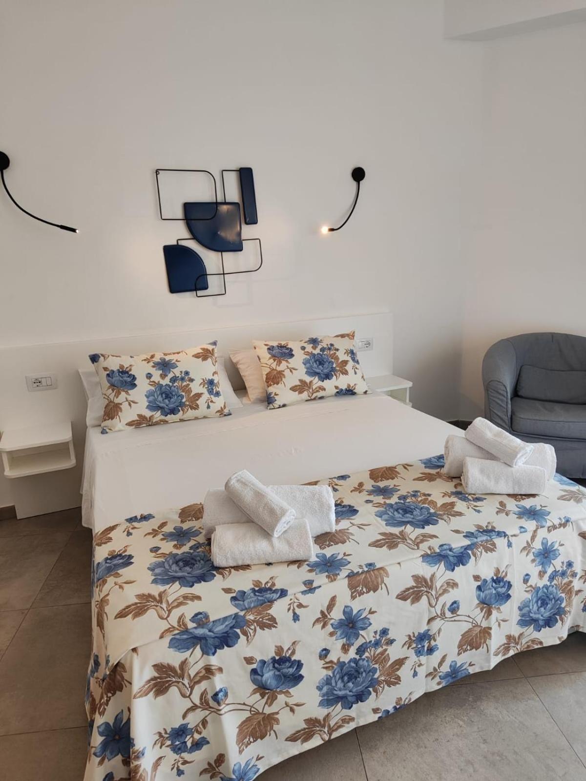 Rooms, Affittacamere Maksim Golfo Aranci Zewnętrze zdjęcie