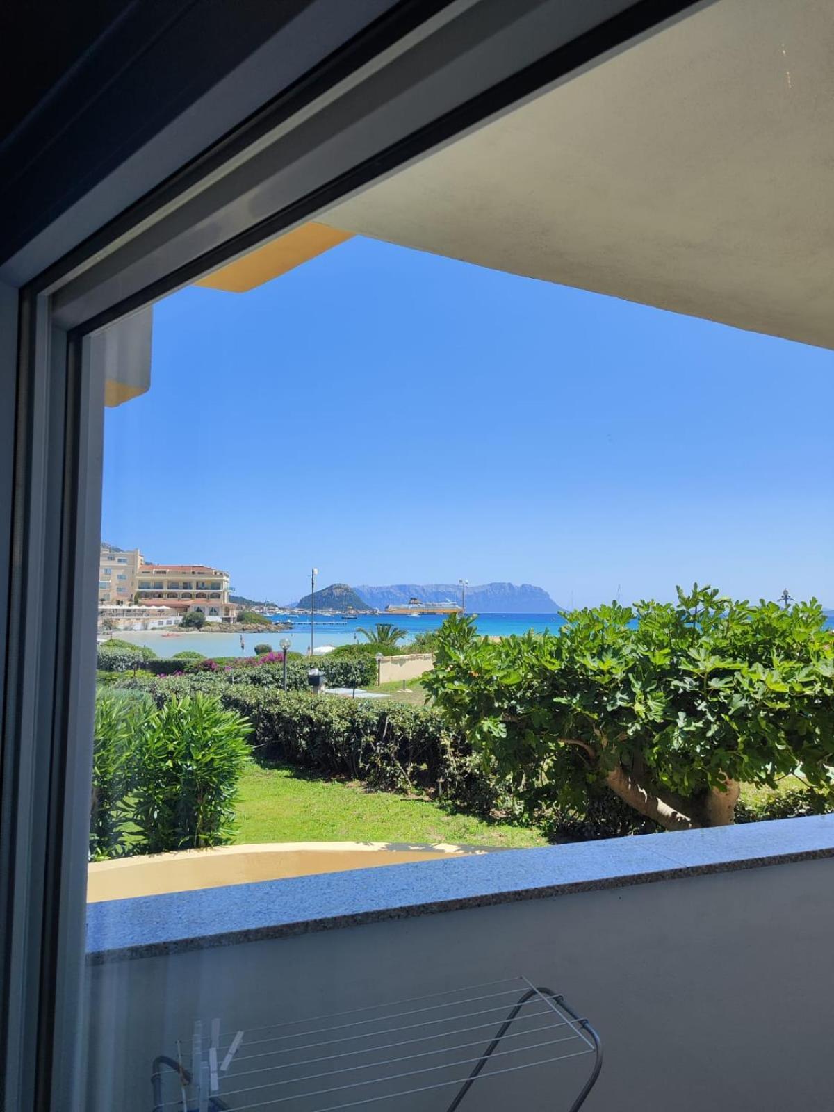 Rooms, Affittacamere Maksim Golfo Aranci Zewnętrze zdjęcie