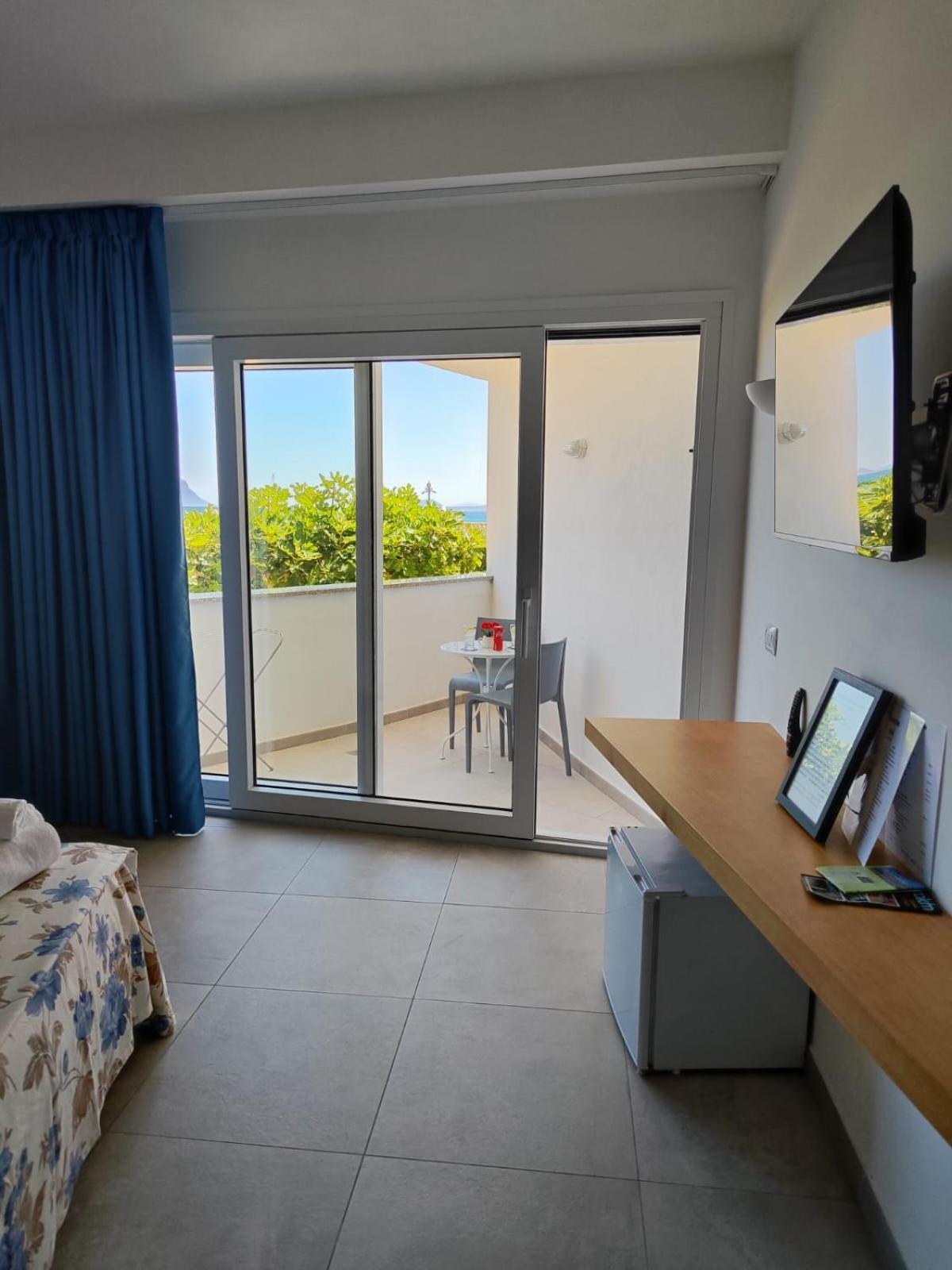 Rooms, Affittacamere Maksim Golfo Aranci Zewnętrze zdjęcie