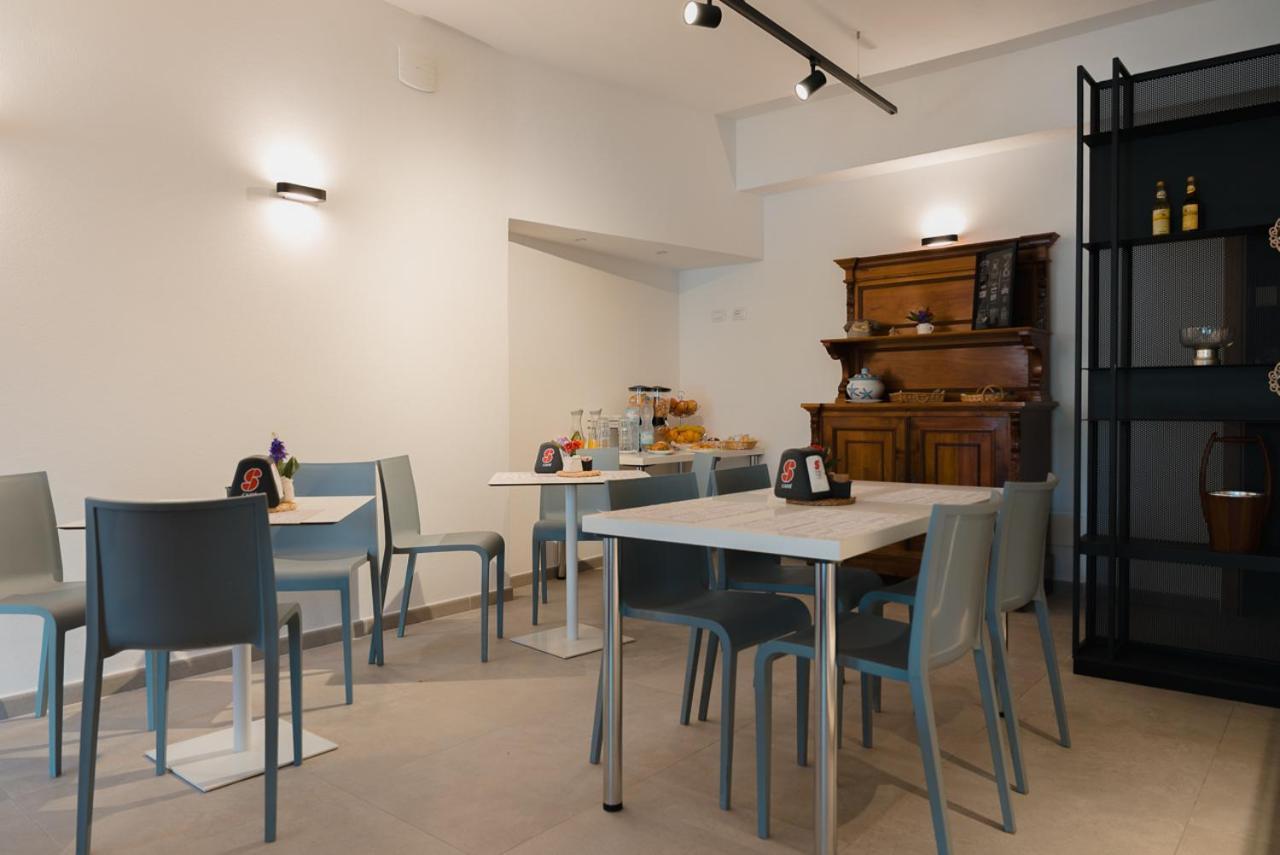 Rooms, Affittacamere Maksim Golfo Aranci Zewnętrze zdjęcie