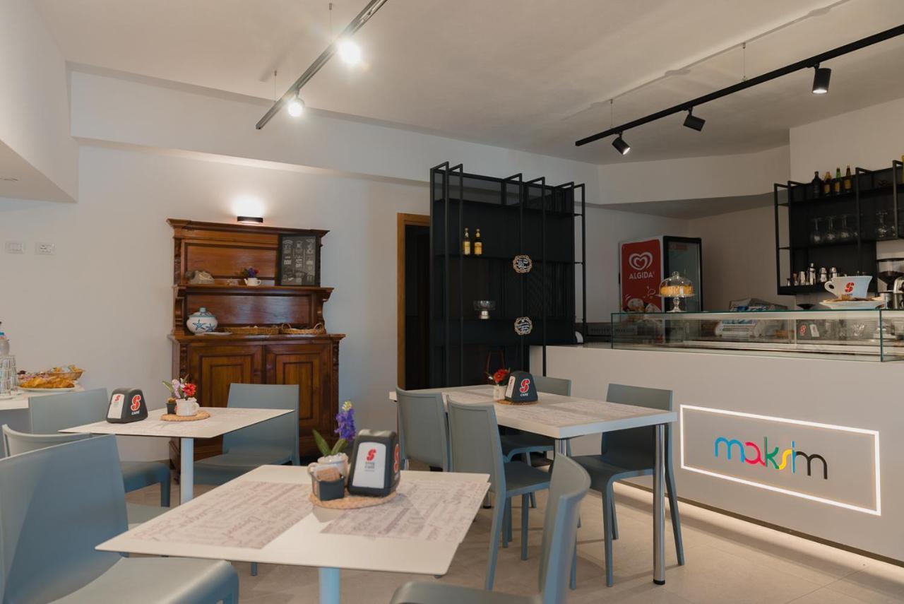 Rooms, Affittacamere Maksim Golfo Aranci Zewnętrze zdjęcie