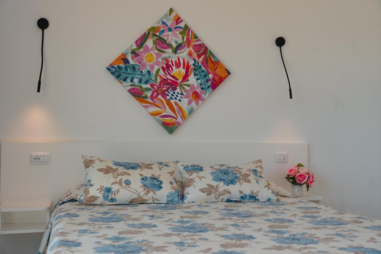 Rooms, Affittacamere Maksim Golfo Aranci Zewnętrze zdjęcie
