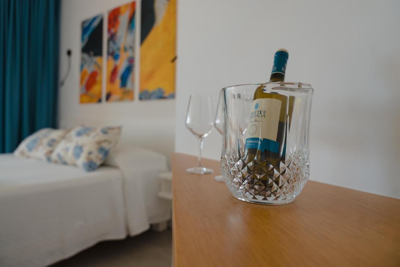 Rooms, Affittacamere Maksim Golfo Aranci Zewnętrze zdjęcie