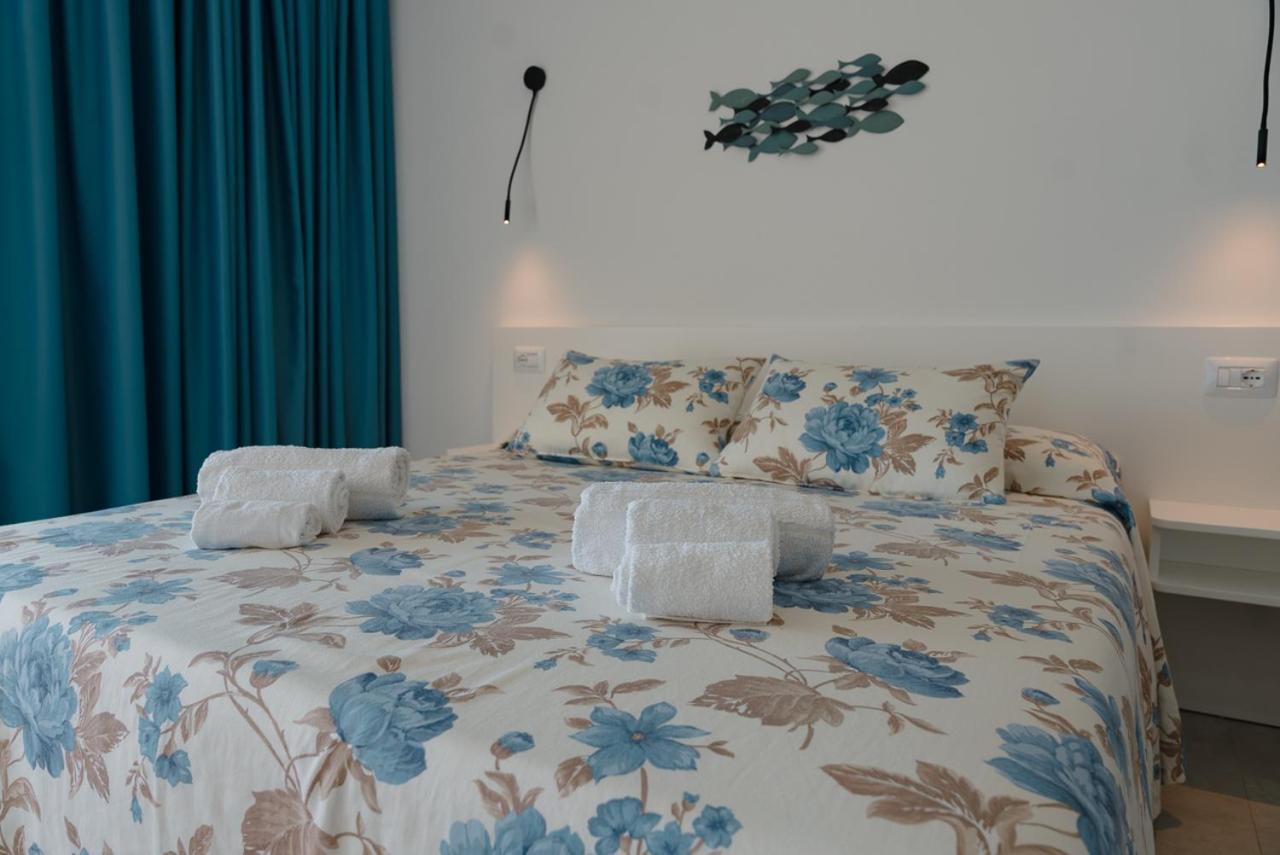 Rooms, Affittacamere Maksim Golfo Aranci Zewnętrze zdjęcie