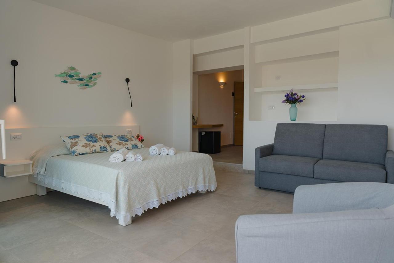 Rooms, Affittacamere Maksim Golfo Aranci Zewnętrze zdjęcie